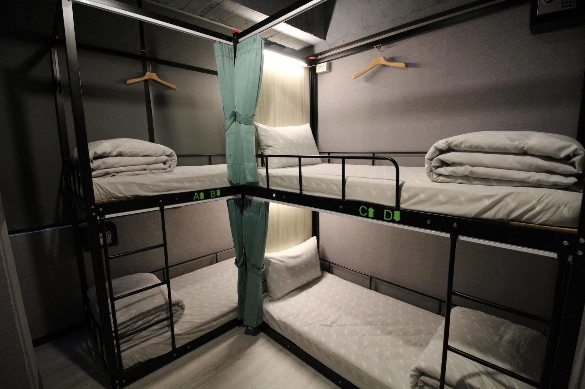 Backpackers Hostel - Ximen Тайбэй Экстерьер фото